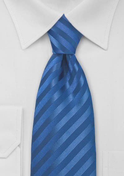 Businesskrawatte Streifendessin einfarbig blau Businesskrawatte Streifendessin einfarbig blau