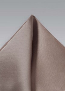 pochette en satin couleur latte macchiato