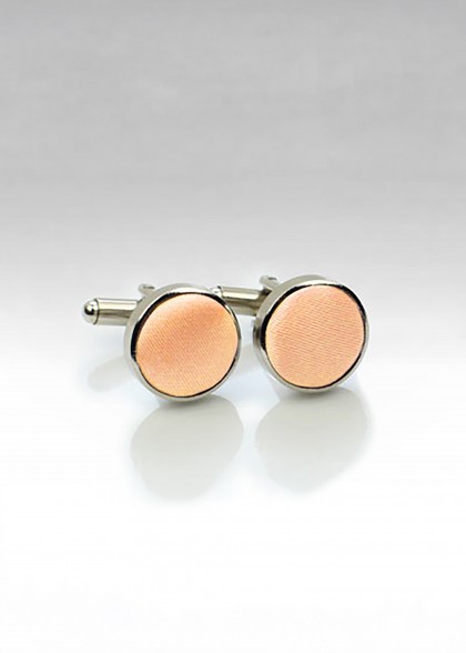 Boutons de manchette aus dem gleichen Stoff und Farbe