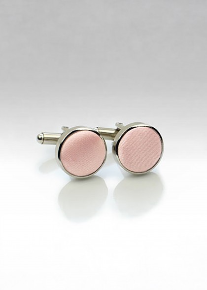 Boutons de manchette aus dem gleichen Stoff und Farbe