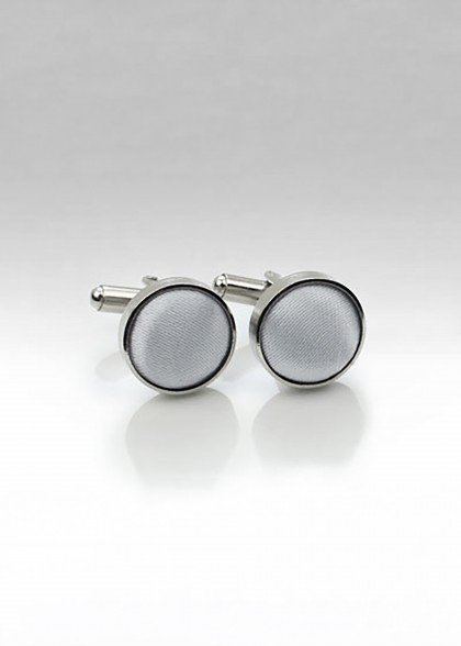 Boutons de manchette aus dem gleichen Stoff und Farbe